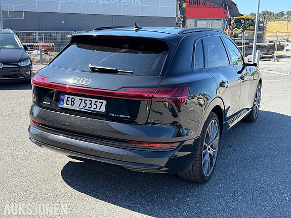 Audi e-tron 5 of 5