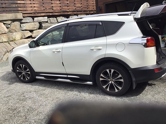 Toyota RAV4 3 of 5