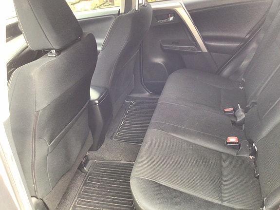 Toyota RAV4 5 of 5