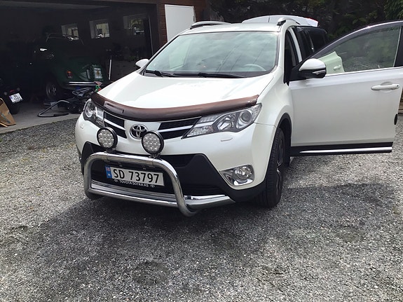 Toyota RAV4 2 of 5