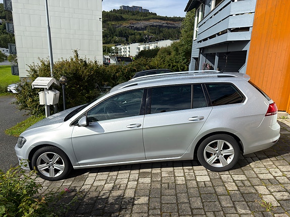 Volkswagen Golf VII 2 of 5