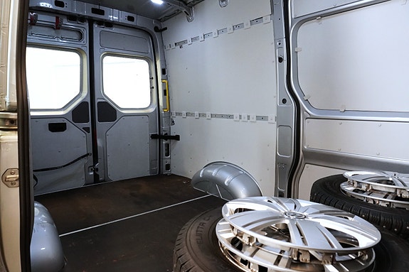 Volkswagen Crafter 29 of 30