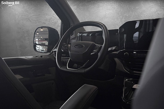 Ford Transit Custom 13 of 30