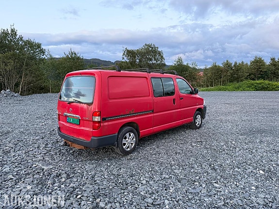 Toyota HiAce 5 of 5