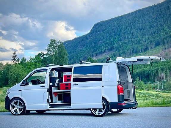 Volkswagen Transporter 3 of 5