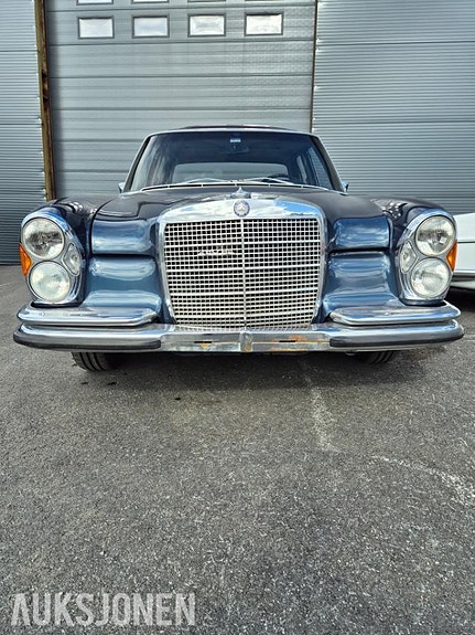 Mercedes-Benz S-Klasse 2 of 5