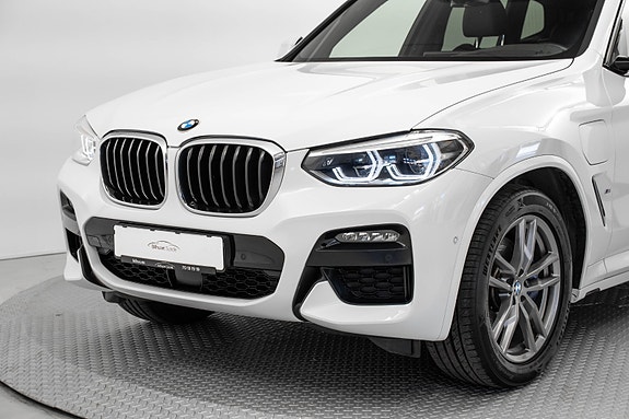 BMW X3 2 of 5
