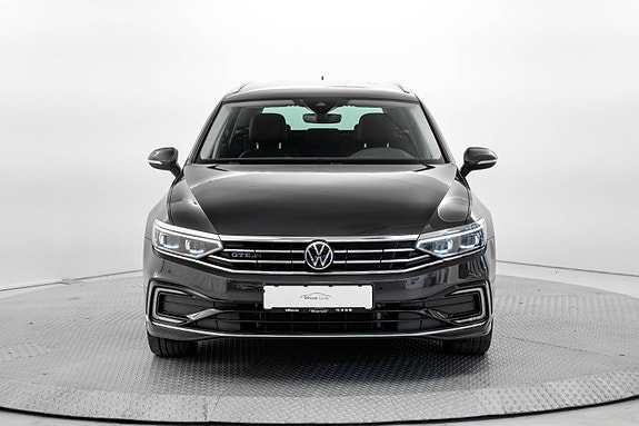 Volkswagen Passat 3 of 5