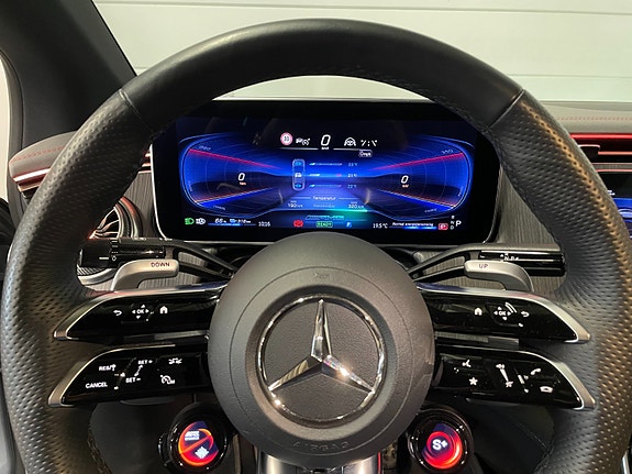 Mercedes-Benz EQE43 9 of 29