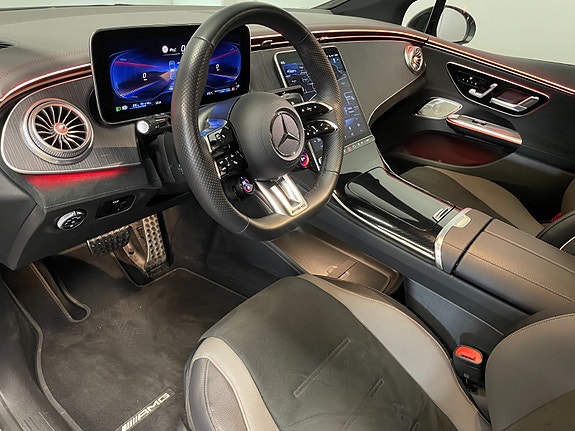 Mercedes-Benz EQE43 26 of 29