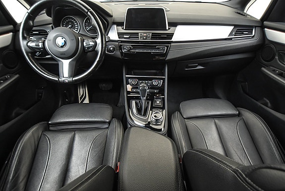 BMW 225xe 5 of 5