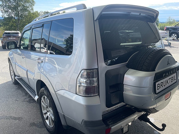Mitsubishi Pajero 5 of 18