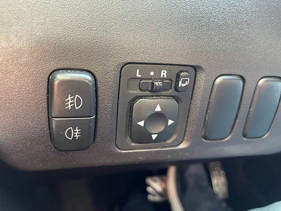 Mitsubishi Pajero 12 of 18