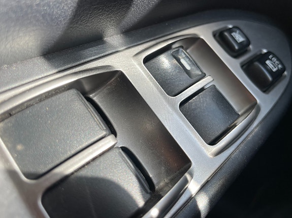 Mitsubishi Pajero 13 of 18