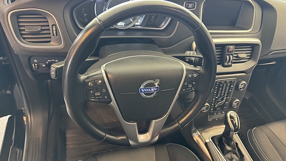 Volvo V40 10 of 15