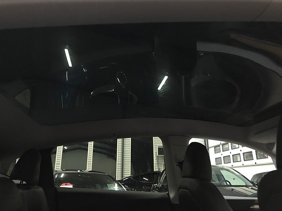 Tesla Model Y 27 of 30