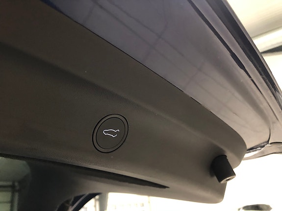 Tesla Model Y 13 of 30