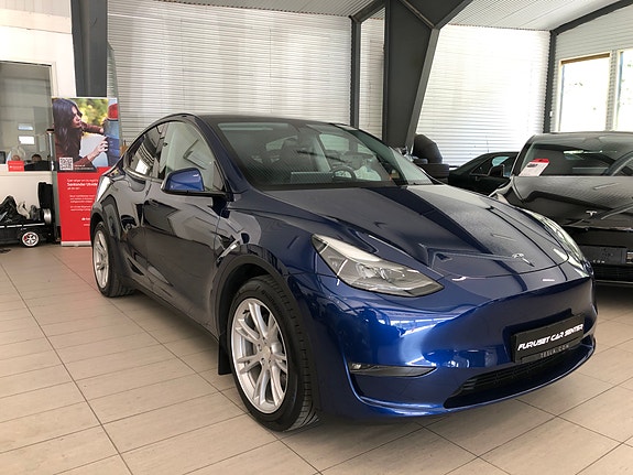 Tesla Model Y 19 of 30