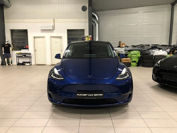 Tesla Model Y 2 of 30