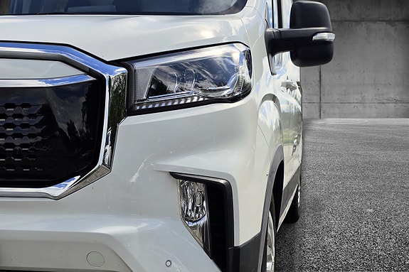 Maxus Deliver 9 10 of 30