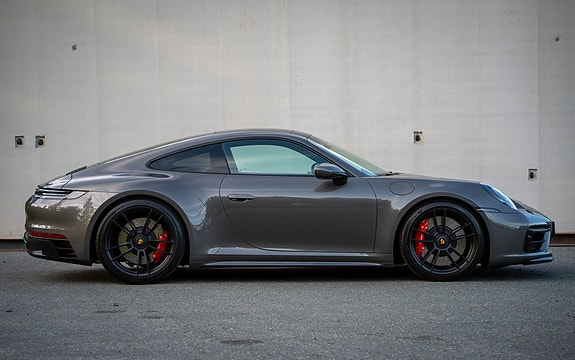 Porsche 911 3 of 5
