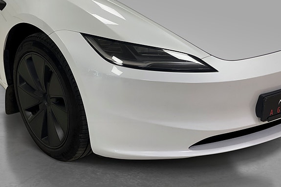 Tesla Model 3 5 of 30
