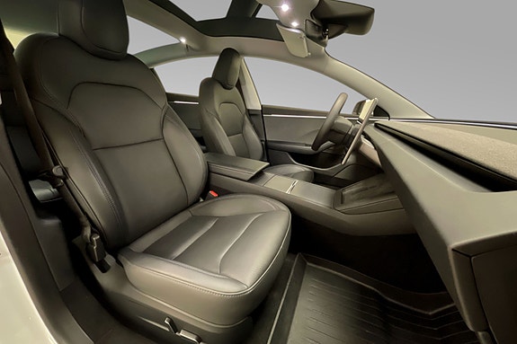 Tesla Model 3 17 of 30