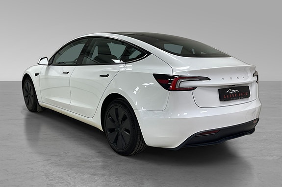 Tesla Model 3 9 of 30