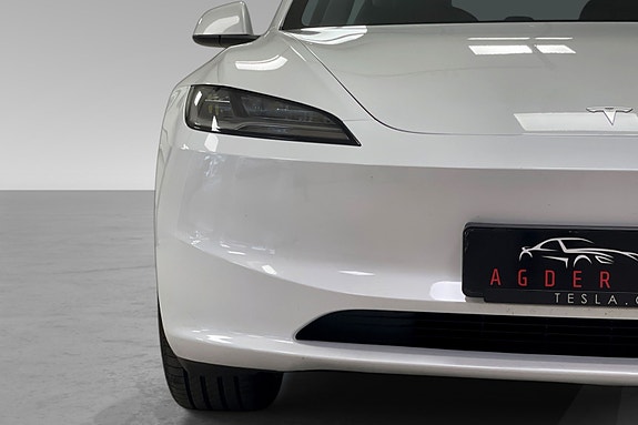 Tesla Model 3 7 of 30
