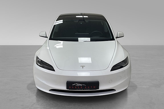 Tesla Model 3 6 of 30