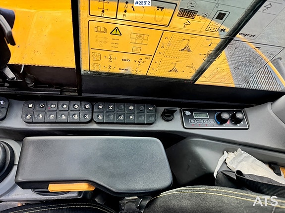 JCB HD110WT Hjulgraver m/ Rototilt - 4 skuffer - Klype - Pallegafler - Avretningsbjelke og 2023 Tipphenger! 16 of 30