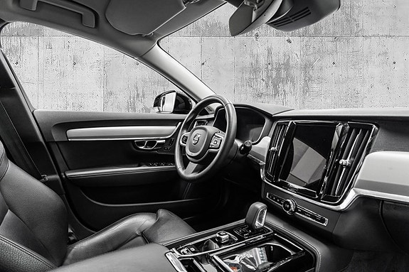 Volvo V90 26 of 30