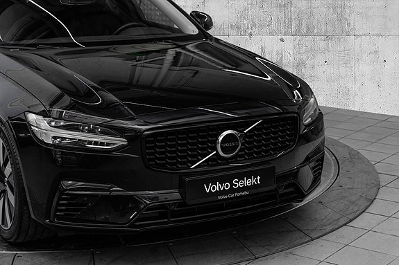 Volvo V90 2 of 30