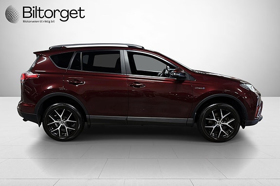 Toyota RAV4 4 of 5
