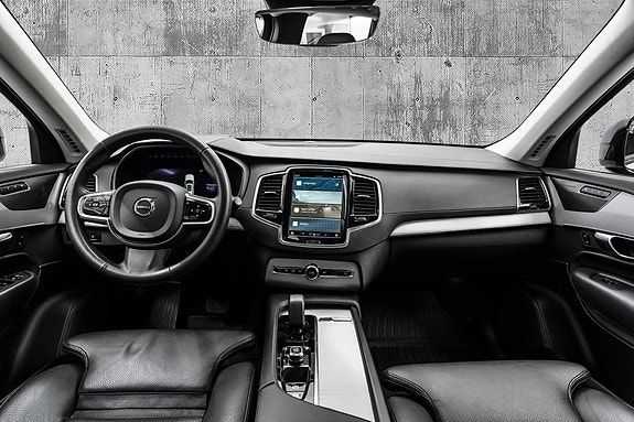 Volvo XC90 14 of 30