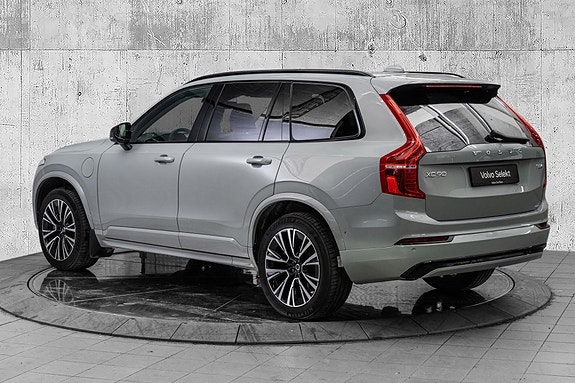 Volvo XC90 5 of 30