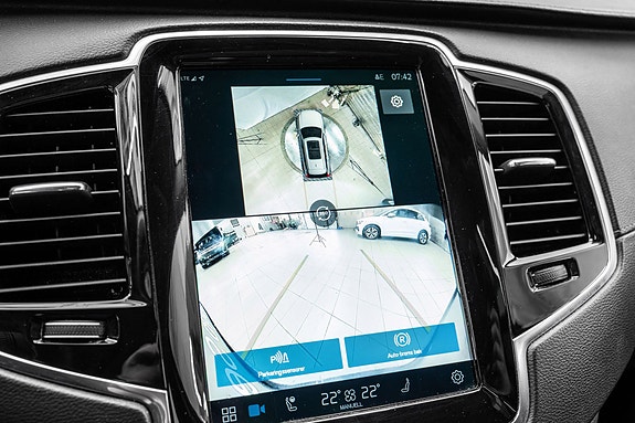 Volvo XC90 21 of 30