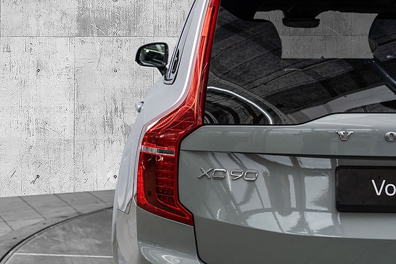 Volvo XC90 8 of 30