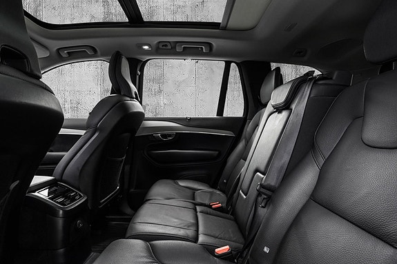 Volvo XC90 13 of 30