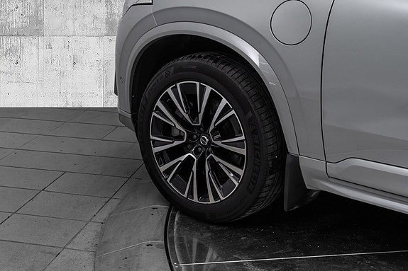 Volvo XC90 9 of 30