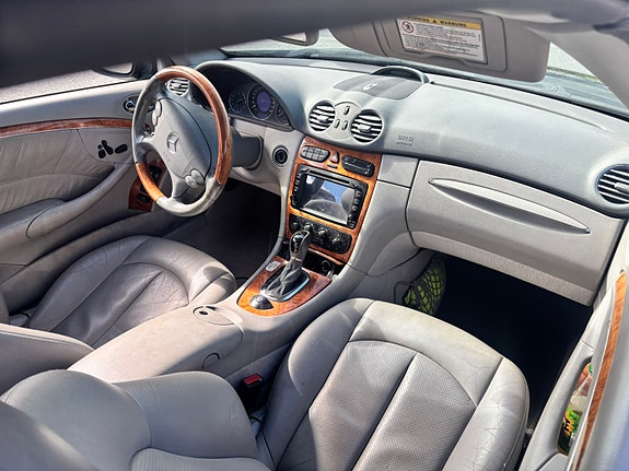 Mercedes-Benz CLK200 6 of 8