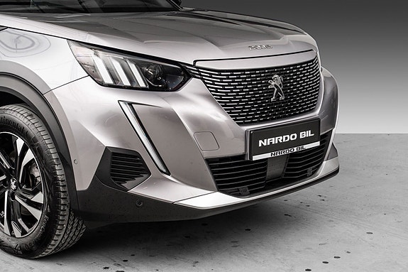 Peugeot e-2008 2 of 23