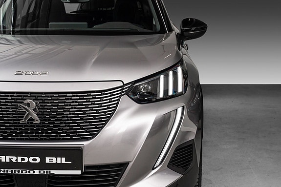 Peugeot e-2008 4 of 23