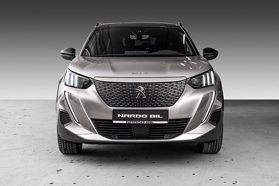 Peugeot e-2008 3 of 23