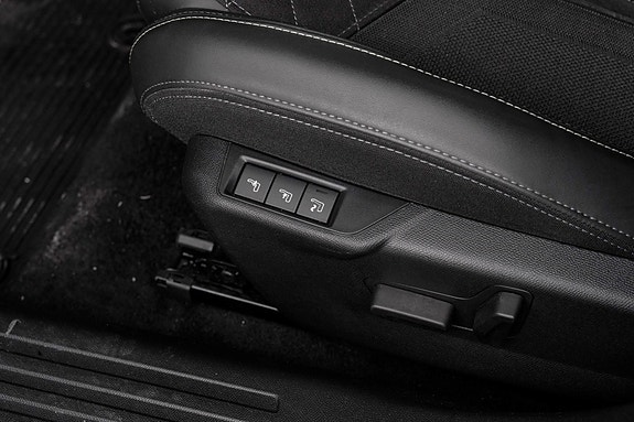 Peugeot e-2008 19 of 23