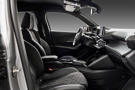 Peugeot e-2008 23 of 23