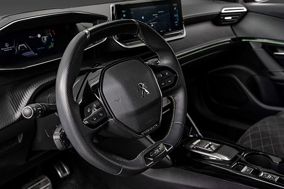 Peugeot e-2008 18 of 23