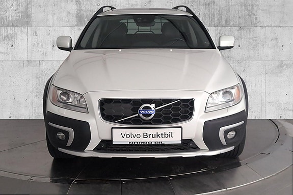 Volvo XC70 2 of 5