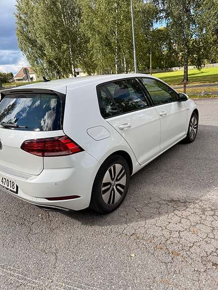 Volkswagen e-Golf VII 5 of 16
