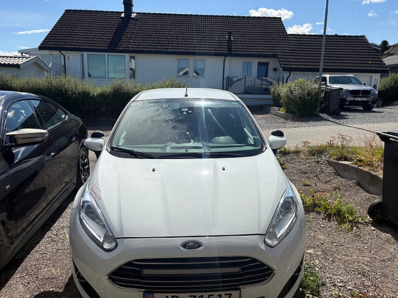 Ford Fiesta 2 of 5